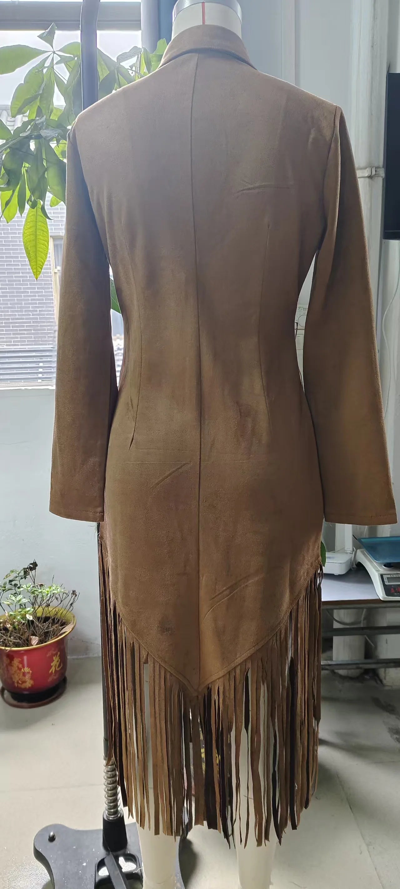 Vestido Largo Premium Efecto Ante con Flecos - Elegante Vestido Maxi de Manga Larga con Cremallera