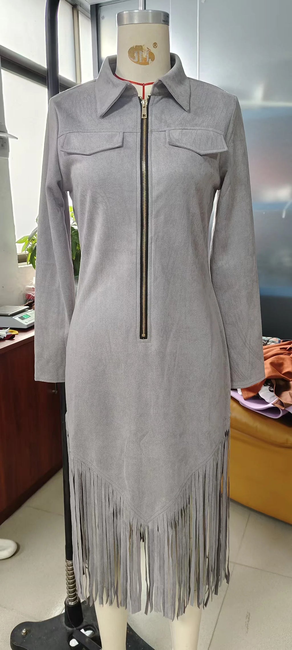 Vestido Largo Premium Efecto Ante con Flecos - Elegante Vestido Maxi de Manga Larga con Cremallera