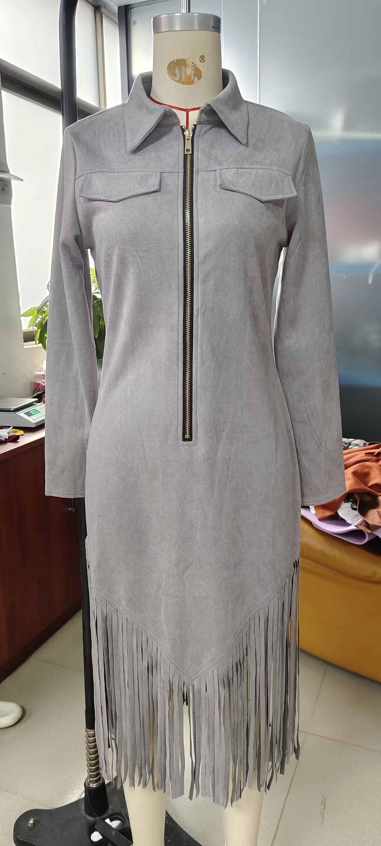 Vestido Largo Premium Efecto Ante con Flecos - Elegante Vestido Maxi de Manga Larga con Cremallera