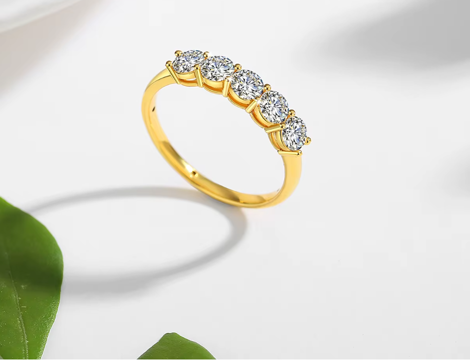 Anillo de Oro 18K con Moissanitas Naturales - AU750 Certificado | Joyería Premium