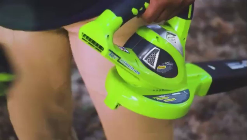 Greenworks 24V 2-en-1 Podadora de Altura + Cortasetos | Sierra 8" + Trimmer 51cm | Batería 2Ah + Cargador | Herramienta Telescópica